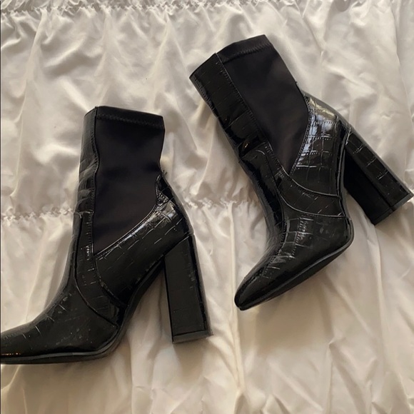 Black Snakeprint Booties - Picture 1 of 2